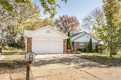 5108 Vadil Ct, Saint Louis, MO 63129 - photo 2