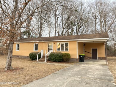 129 E. Circle Dr., Hamilton NC  27840