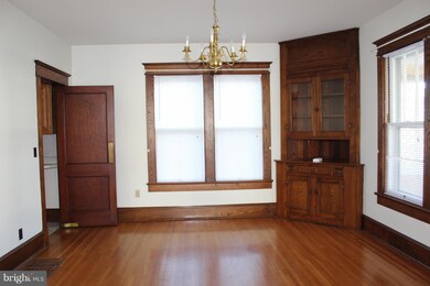 105 N High St, Edinburg, VA 22824 - photo 4