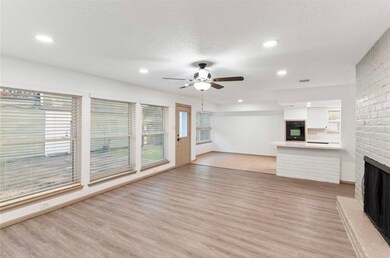 6419 Pirtlewood Cir, Houston, TX 77088 - photo 2