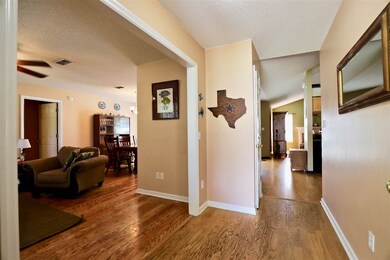 302 Duncan Dr, Crawfordville, FL 32327 - photo 3