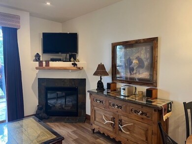 The welcoming Mountain theme and fireplace to warm