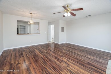 4305 Melissa Ct W, Jacksonville, FL 32210 - photo 4