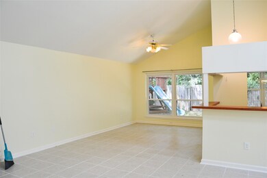 6207 Holly View Cir, Houston, TX 77091 - photo 7