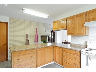 8975 S Pacific Hwy W, Monmouth, OR 97361 - photo 5