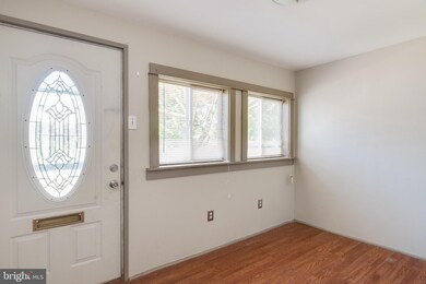 429 Fairview St, Reading, PA 19605 - photo 2