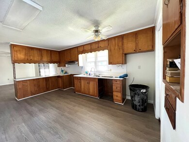 “L” shape of kitchen