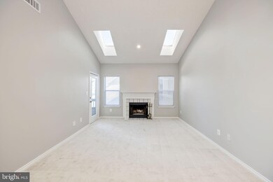 13070 Autumn Woods Way unit 304, Fairfax, VA 22033 - photo 5