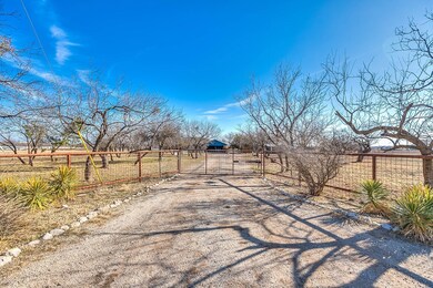 11628 Lagoon Ln, San Angelo, TX 76904 - photo 2