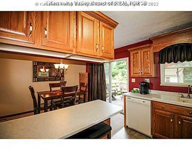 116 Timberlake Cir, Scott Depot, WV 25560 - photo 6