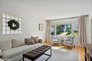 194 N Clinton Ave, Elmhurst, IL 60126 - photo 2