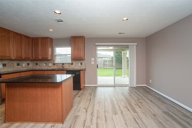 29314 Legends Bluff Dr, Spring, TX 77386 - photo 6