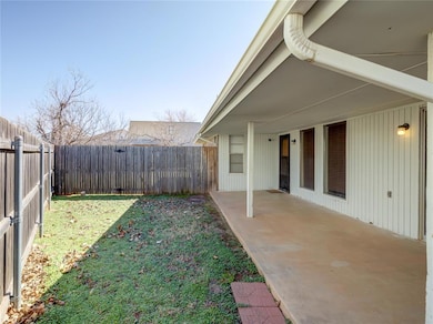 6908 Woodlake Dr, Oklahoma City, OK 73132 - photo 5
