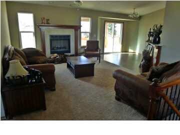Living Room w/fireplace