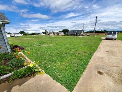 541 Mountain View Rd, Boiling Springs, SC 29316 - photo 4