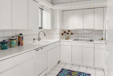 250 Hammond Pond Pkwy unit 1608S, Chestnut Hill, MA 02467 - photo 4