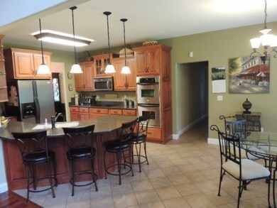 OPEN PLAN - GORGEOUS KITCHEN
