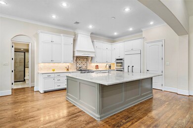 1417 Monarch Oaks St, Houston, TX 77055 - photo 4