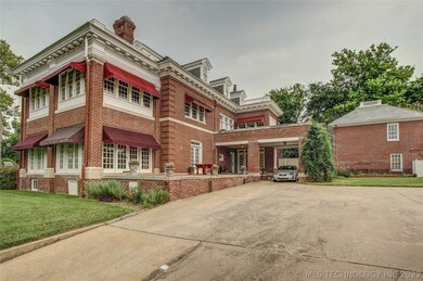 An in-law plan in the 2 story Carriage House