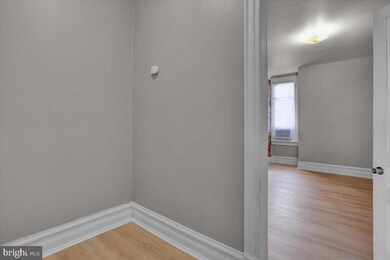 143 N 8th St, Reading, PA 19601 - photo 4
