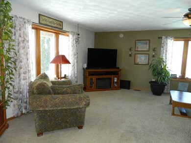 W6466 Canton Dr, Monroe, WI 53566 - photo 7