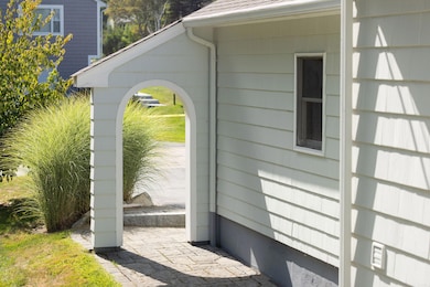 8 Wavecrest Dr, York, ME 03909 - photo 5