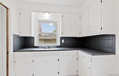 6690 Deering St, Garden City, MI 48135 - photo 6