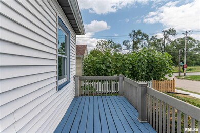 1310 W 36th St, Davenport, IA 52806 - photo 2
