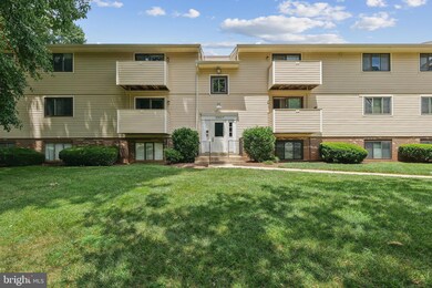 12407 Hickory Tree Way, Germantown, MD 20874 - photo 2