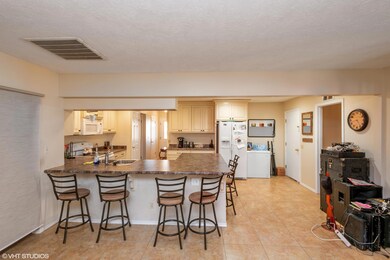 06_1341W450N_5_Kitchen_HiRes