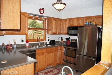 10666 12 Mile Rd, Ceresco, MI 49033 - photo 3