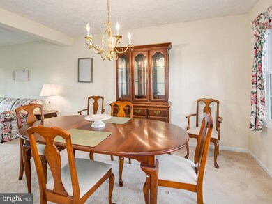 6128 Windward Dr, Burke, VA 22015 - photo 5