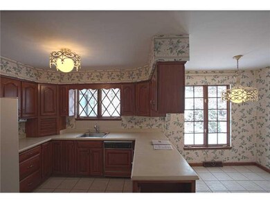 Kitchen. Carefully Planned Kitchen Has Storage Spa