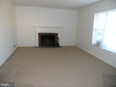 5627 Magnolia Ln, Alexandria, VA 22311 - photo 2