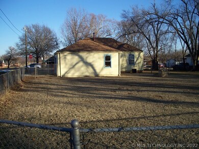 712 N Broadway St, Cleveland, OK 74020 - photo 3