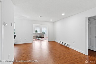 LIVINGROOM 1