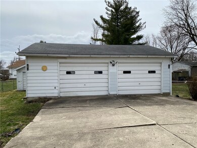 2705 Marshall Ave, Mattoon, IL 61938 - photo 2