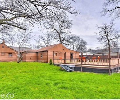 704 Bay Rd, Bay City, MI 48706 - photo 2