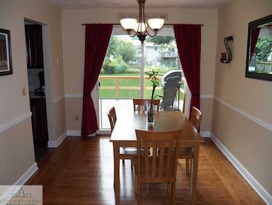 6032 Chesapeake Dr, Lansing, MI 48911 - photo 5