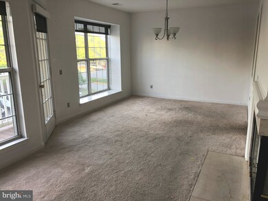 9280 Cardinal Forest Ln unit 301, Lorton, VA 22079 - photo 4