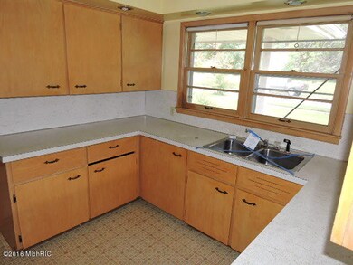 1513 Edith Ave NE, Grand Rapids, MI 49505 - photo 2