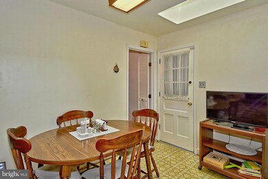 9102 Seven Locks Rd, Bethesda, MD 20817 - photo 7