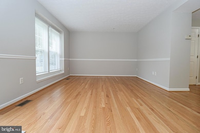 8707 Thornbrook Dr, Odenton, MD 21113 - photo 4