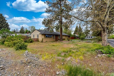 Corner lot of 0.29 acres