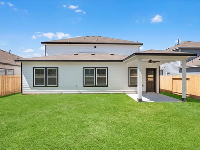 26022 Smokey Willow Dr, Tomball, TX 77375 - photo 3