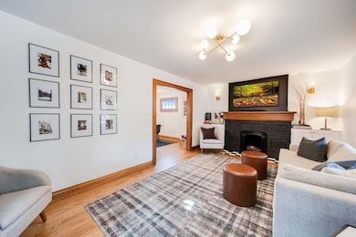 809 S Cassingham