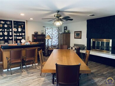 2707 SW Fairway Dr, Topeka, KS 66611 - photo 5