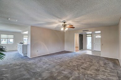 18042 N Highwood Ct, Sun City, AZ 85373 - photo 3
