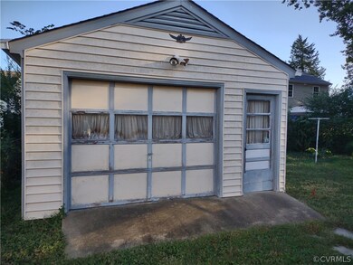 large detached garage with electricity