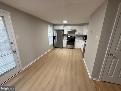 8916 Pembrook Woods, Laurel, MD 20723 - photo 4